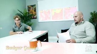 Perverz anyukák és a főnök erőszakos léce