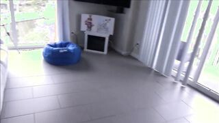 Milf mami cuncija telelőve