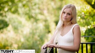 Christian Clay és Karla Kush hátsó bejáratba reszelve