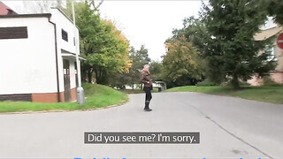 Világos Szőke fiatal bige a raktárban közösül