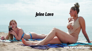 Jolee Loveot a strandon szedik fel egy kicsike fenékbe baszásra