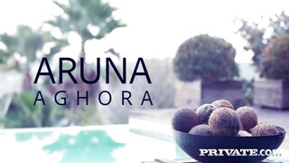 Aruna Aghora pici cunija finoman megbaszva