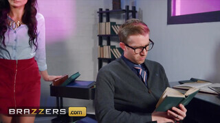 Brazzers - Valentina Bianco óriási cerkát kap
