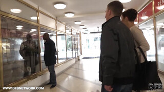 Gabrielle Gucci ánuszát a krapekja előtt kefélik