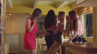 WOWGIRLS - Linda Sweet segg lyukba reszelve