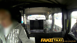 FakeTaxi - a pici lopós barna csajszika megbánja amit tett