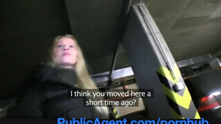 PublicAgent - Bella Karina a gigantikus csöcsű világos szőke