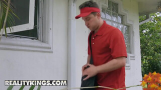 Reality Kings - kivarrott mami és egy zsenge kuki esete
