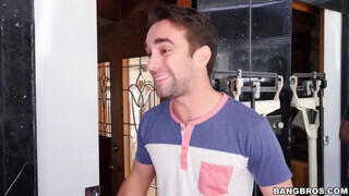Cassidy Banks a gigászi csöcsű fital repedtsarkú - Bangbros