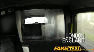 FakeTaxi - termetes tőgyes debella maca a taxiban