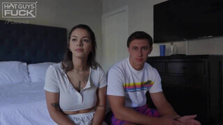 Hatalmas fenekű fiatal szuka és a hapsija - Hot Guys Fuck