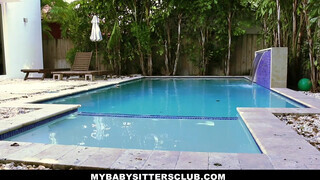 MyBabySittersClub - izgató latin amerikai bébiszitter az apukával közösül