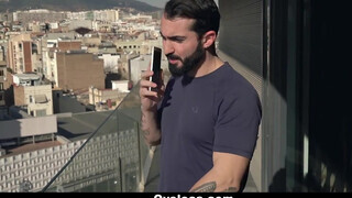 OyeLoca - hegyes cickós argentin takarítónő