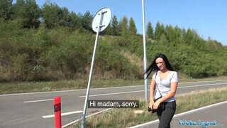 Hatalmas didkós fiatal csaj pénzért baszik - Public Agent