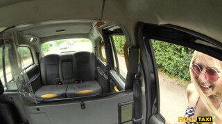 Fake Taxi - Zsenge csajszika segget nyal