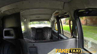 FakeTaxi - Kívánatos lengyel maca megkúrva