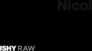 TUSHYRAW - Nicole Aria popsikája megdöngetve