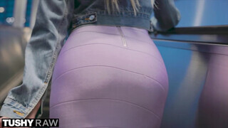 TUSHY RAW - Pristine Edge a bombázó tinédzser milf