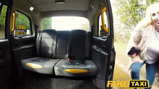 Fake Taxi - Gigantikus keblű világos szőke megkúrelva