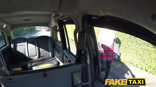Fake Taxi - Kylie Nymphette a örömlány egyetemista csaj