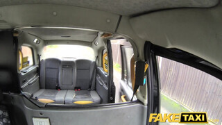 Fake Taxi - Rina Ellis a szenvedélyes sulis csajszika
