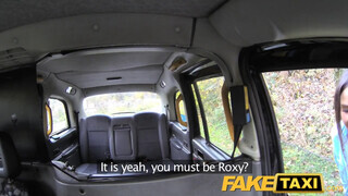 Fake Taxi - Roxxy Lea a gigantikus kannás dél amerikai nőci