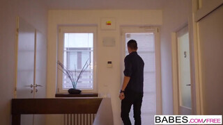 Babes - Paula Shy a óriási csöcsű nőci