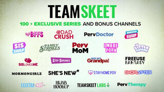 Scarlet Skies és Natalia Queen kefélése - TeamSkeet