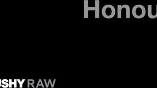 TUSHYRAW - Honour hatalmas ánuszába betolják a fügyit
