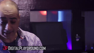 Digital Playground - Aidra Fox gondosan megkefélve