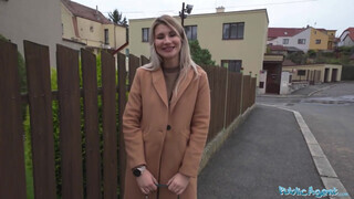 Public Agent - Marsianna Amon a óriási cickós csaj