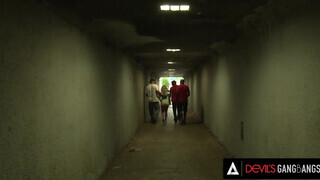 DevilsGangbangs - Dél Amerikai milf csoportos szex hancúrozása