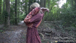 MoxieFilms - Méretes mellű hippi bige