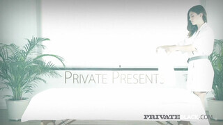 PrivateBlack - Julia Rocka a szenvedélyes masszőr maca