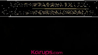 Karups - Tara Ashley tövig bekapja a kukacot