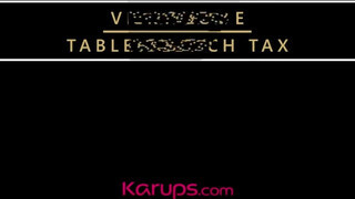 Karups - Vicky Love benyeli a brét