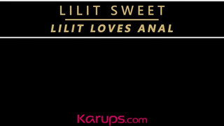 Lilit Sweet análba kefélve