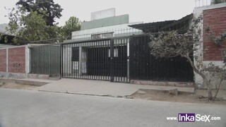 Félénk iskoláslány baszik pénzért