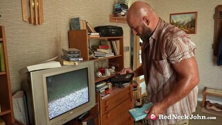 Redneck John – Bombázó latin amerikai sikít az élvezettől