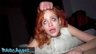 Vörös lotyó Mia Stone spriccel rám keményen