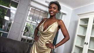 Amatőr fekete csajszi tökéletesen teljesít a castingon pov-ban