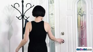 Jessica Ryan megdolgoztatja Laney Grey zsenge puncáját