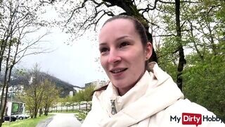 Forró zsenge amatőr nyilvános orálozása idegennek