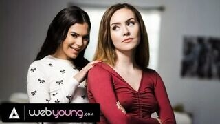 Vörös tinédzser lányok forró lesbi játékának titkai