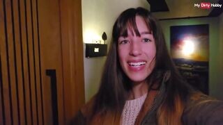 Német fiatal mostohalány leszopja apuci farkát a zuhanyban