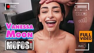 Karcsú fekete Vanessa Moon megküzd jmac gigantikus farkával minden pózban