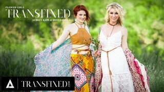 Bree Daniels és Aubrey Kate forró lágy baszása