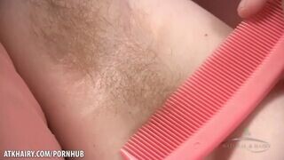 Szőrös zsenge vagina cyan combs szőrös kalandjai