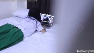 18 éves filipinó fiatal lezbi pornót les a pornhubon, ám megfogja a nevelő testvére