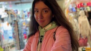 Utcán csábított szuka kész befizetni egy vad dugásért